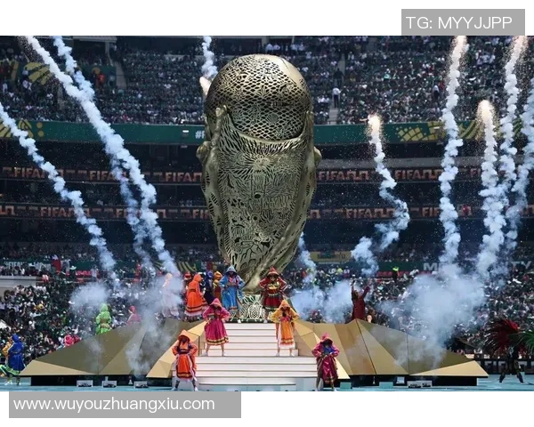中国足球明星在比赛中梅开二度展现超凡实力引发球迷热烈欢呼