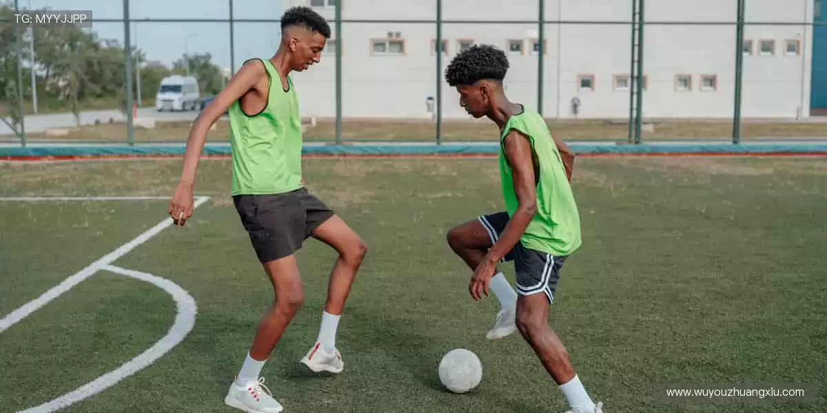 实时弹幕，边看边聊，做赛场最活跃的观众！💬🎉